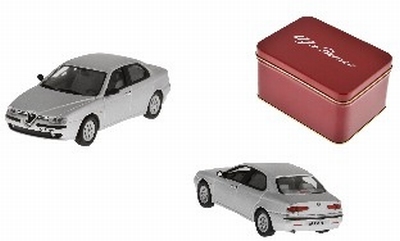 Solido 1:43 Alfa Romeo 156 Grigio Chiaro zilver