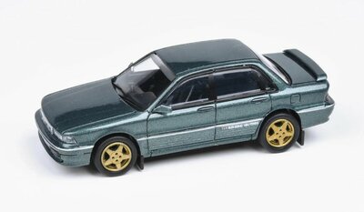 Para64 1:64 Mitsubishi Galant VR-4 oslo green LHD, in vitrine