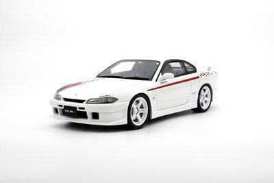 Otto Mobile 1:18 Nissan Silvia Spec-R Nismo Aero S15 wit 2000