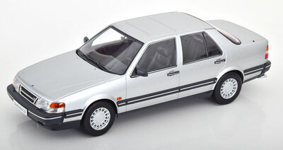 Triple9 1:18 Saab 9000 CD Turbo 1990 zilver metallic