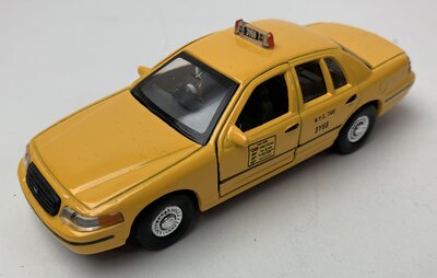 Welly 1:38  Ford Crown Victoria 