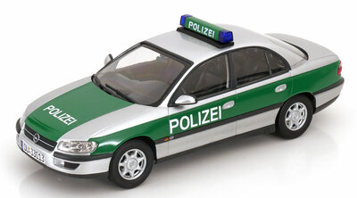 Triple9 1:18 Opel Omega B 