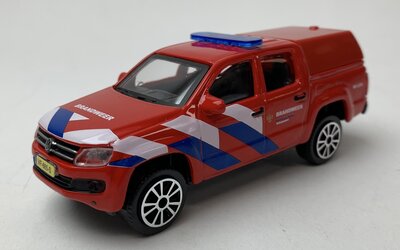 Bburago 1:43 Volkswagen Amarok Brandweer rood in window-box