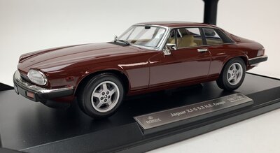 Norev 1:18 Jaguar XJ-S 5.3 H.E. Coupe 1982 rood, limited 200 pcs