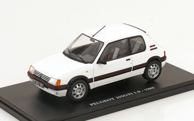 Atlas 1:24 Peugeot 205 GTI 1.9 wit 1985 in blister verpakking