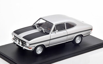 Atlas 1:24 Opel Kadett B Rally zilver met zwart in blisterverpakking