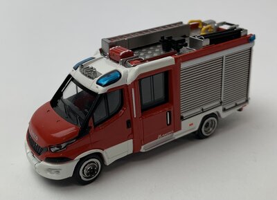 Premium Classixxs 1:87 Iveco Magirus Daily MLF 2021 rood