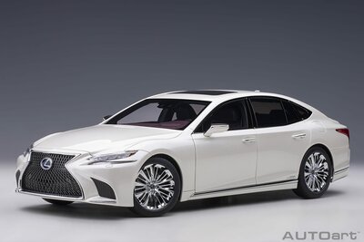 Autoart 1:18 Lexus LS 500h Sonic White Metallic 2018