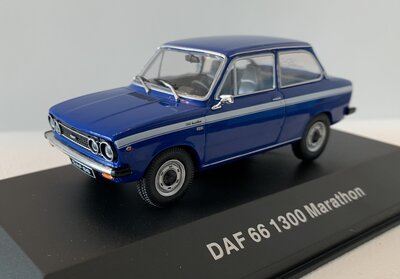 Lagamo 1:43 DAF 66 1300 Marathon sedan donkerblauw met zilverstripping