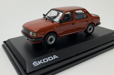 Abrex 1:43 Skoda 120L donker oranje 1984