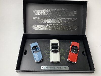 Vanguards 1:43 Triumph Topless Collection met Triumph Spitfire MK III, Triumph Stag MKII en Triumph TR6 - set 3 cars in luxe verpakking