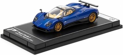 Poster Cars 1:64 Pagani Zonda F Argentina Blue Hypercar League Collection no 1 in vitrine