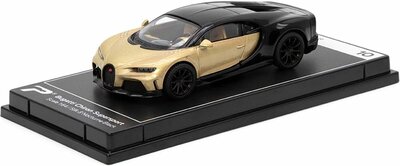 Poster Cars 1:64 Bugatti Chiron Supersport Silk & Nocturne Black Hypercar League Collection No.10 in vitrine