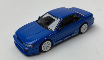 Tarmac 1:64 Nissan Silvia (S13) Vertex Coupe blauw metallic