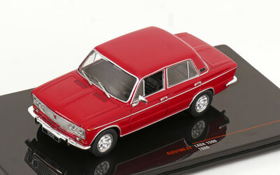 IXO 1:43 Lada 1500 rood 1980