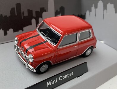 Cararama 1:43 Mini Cooper rood met zwarte strepen 