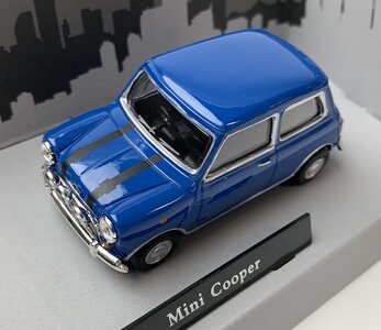 Cararama 1:43 Mini Cooper donkerblauw met zwarte strepen 