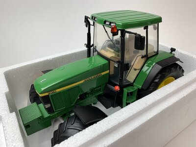 Schuco 1:18 John Deere 7810 groen / geel, tractor - Schuco Pro.R18