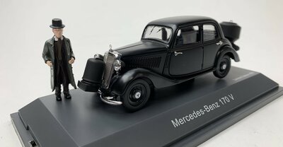 Schuco 1:43 Mercedes Benz 170 V Houtverbrander/Holzvergaser + figuur zwart