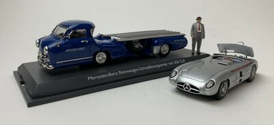 Schuco 1:43 Mercedes Benz Renn Transporter Blaue Wunder + Mercedes Benz 300 SLR & figuur