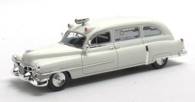 Matrix 1:43 Cadillac Superior Ambulance wit 1951