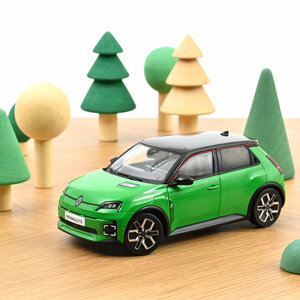 Norev 1:18 Renault 5 E-Tech 100% Electric 2024 Pop Green & Black. Levering februari