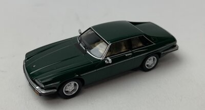 Premium Classixxs 1:87 Jaguar XJ-S 1981 donkergroen