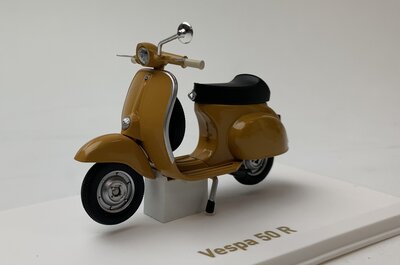 Norev 1:18 Vespa 50 R 1969 Positano Yellow