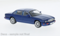 IXO 1:43 Jaguar XJ8 (X308) blauw 1998 in vitrine, Verwacht