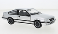 Whitebox 1:24 Opel Monza A2 GSE zilver 1983 in window - box, deuren kunnen open