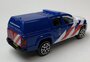 Bburago 1:43 Volkswagen Amarok Koninklijke Marechaussee blauw in window-box_