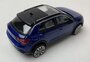 Bburago 1:43 Volkswagen T ROC 2021 blauw metallic in windowbox_