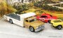 Hot Wheels 1:64 Premium Set no 5 "Going to the Races ", set modellen met Dodge Challenger & Ford Mustang & Chevrolet Camaro & Retro Rig Flatbed Truck_