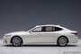 Autoart 1:18 Lexus LS 500h Sonic White Metallic 2018_