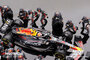 Mini GT 1:64 RedBull Racing RB19 Pit Crew Set no 1 Max Verstappen Japanese Grand Prix 2023. Levering 05-2025_