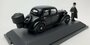 Schuco 1:43 Mercedes Benz 170 V Houtverbrander/Holzvergaser + figuur zwart_